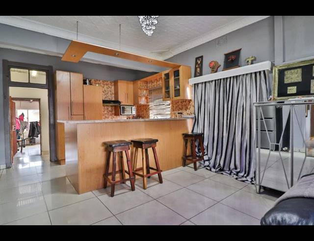 4 BEDROOM HOUSE FOR SALE IN MALVERN